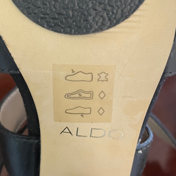 Aldo Black High-Heel Shoe. Size 7.5 - Picture 8 of 10